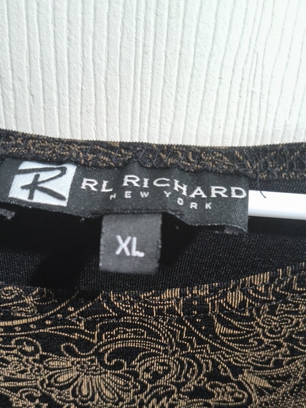 R&M Richards Black Short Sleeve Paisley Tee - Picture 2 of 2